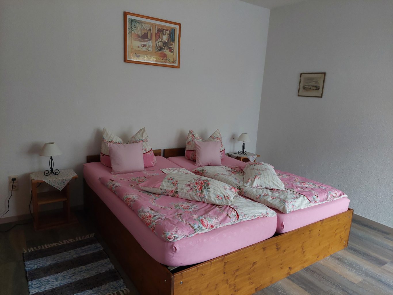 Schlafzimmer mit Doppelbett 200x200 cm